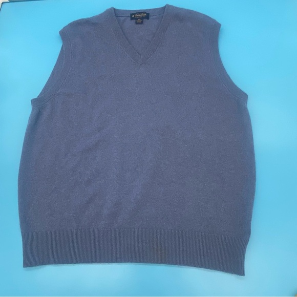 Vintage Brooks Brothers Sweater Vest Mens Medium Blue Cashmere Scotland XXL - Picture 1 of 5